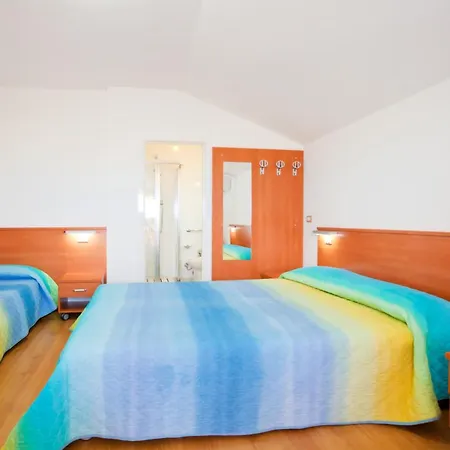 Rizzante, Piano Apartment Caorle